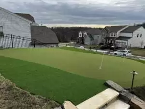 custom-hilltop-golf-putting-green-DeShayes-Dream-Greens